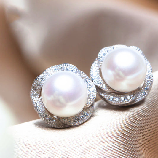 Doux - Delicate Pearly Earrings