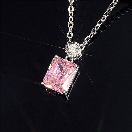 Légèreté - Clear Pink Cube Necklace