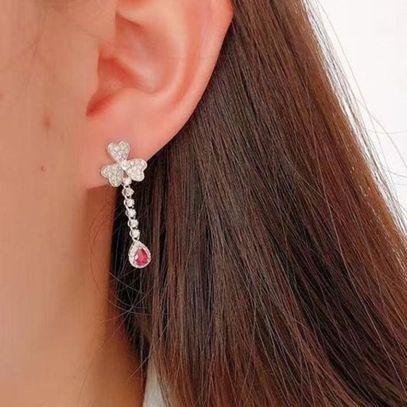 Trèfle - Clover and Red Tassel Earrings