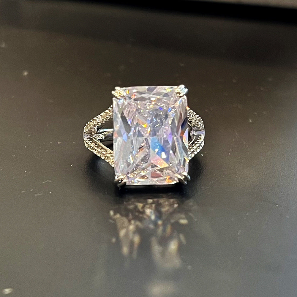 Paisible - Clear Square Ring